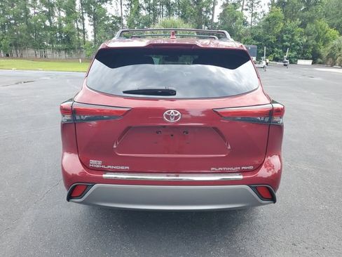 Used 2022 Toyota Highlander Platinum AWD/4WD image 5