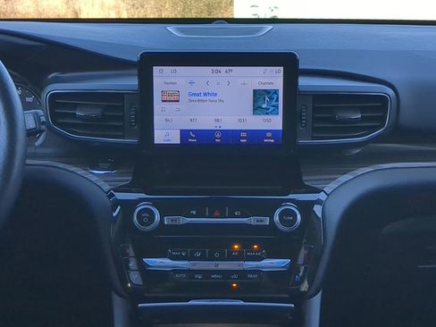 Certified 2022 Ford Explorer Limited image 16