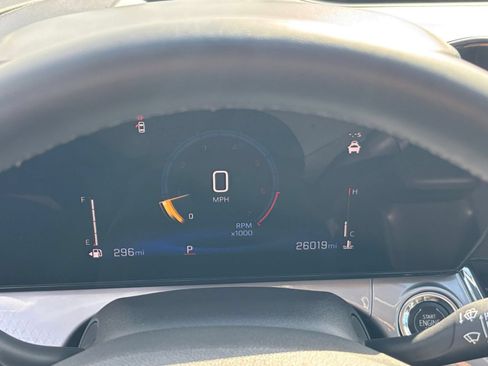 Used 2025 Chevrolet Trax LT w/ LT Convenience Package FWD image 41