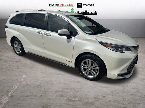 Used 2021 Toyota Sienna Platinum AWD/4WD image 8