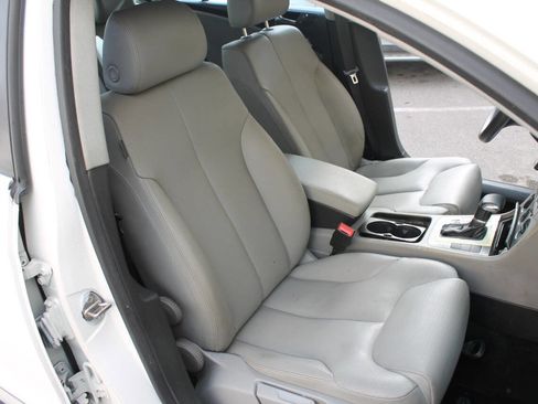 Used 2006 Volkswagen Passat 2.0T image 32