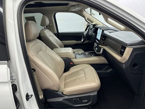 Used 2024 Ford Expedition Max Limited AWD/4WD image 15