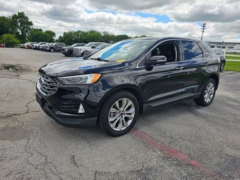 Used 2019 Ford Edge Titanium w/ Equipment Group 301A FWD image 3