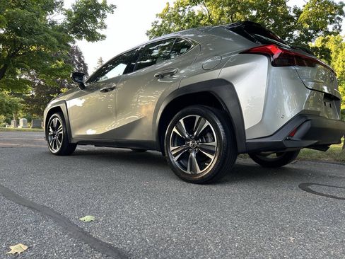 Used 2019 Lexus UX 200 w/ Premium Package FWD image 20