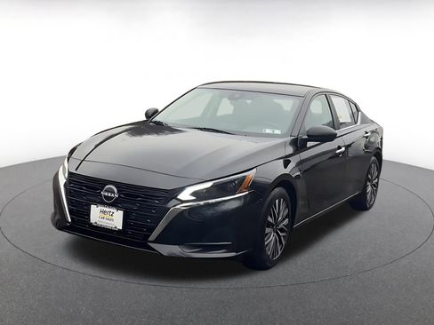 Used 2025 Nissan Altima 2.5 SV FWD image 7
