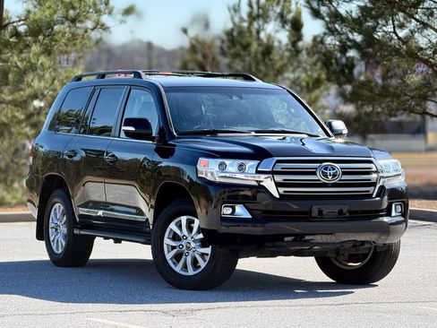 Used 2017 Toyota Land Cruiser image 12
