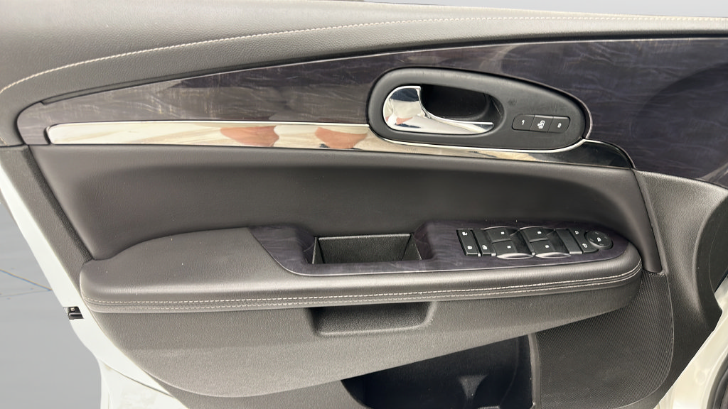 Used 2015 Buick Enclave Leather FWD image 11