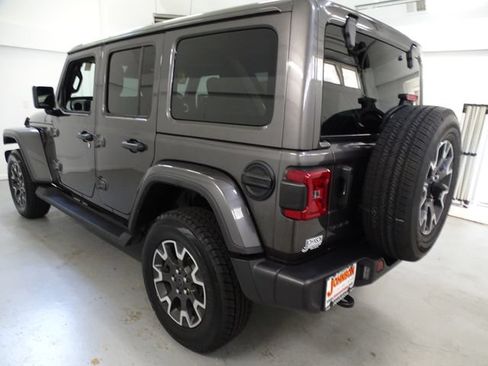 Certified 2025 Jeep Wrangler Unlimited Sahara AWD/4WD image 18