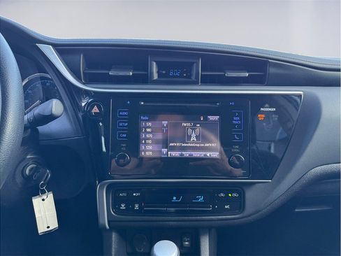 Used 2017 Toyota Corolla LE image 10