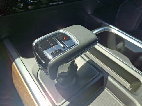 Used 2024 Chevrolet Silverado 1500 High Country w/ Technology Package AWD/4WD image 14