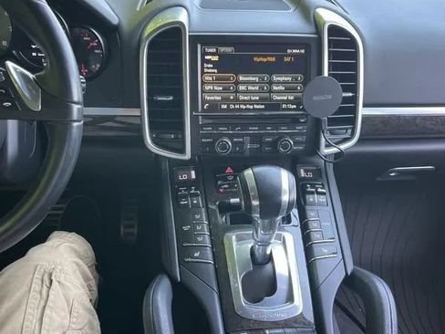 Used 2014 Porsche Cayenne S AWD/4WD image 25