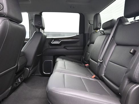 Used 2025 GMC Sierra 1500 SLT image 17