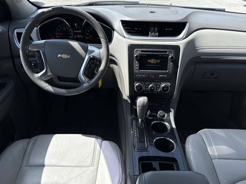 Used 2017 Chevrolet Traverse LT AWD/4WD image 2