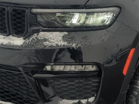 New 2025 Jeep Grand Cherokee Limited image 11