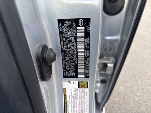 Used 2017 Toyota Prius Prime Plus image 15