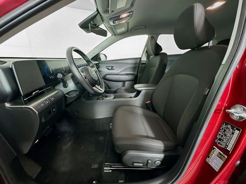 Used 2025 Hyundai Kona SEL image 13