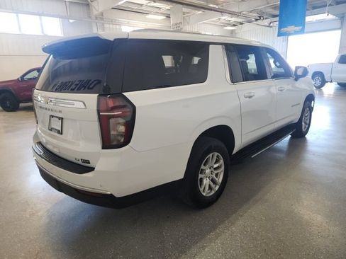 Certified 2024 Chevrolet Suburban LT AWD/4WD image 5
