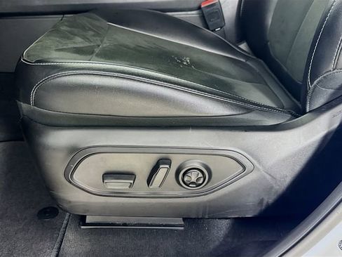 Used 2025 Jeep Grand Cherokee Altitude image 22