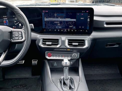 Used 2025 Ford Mustang Premium image 6