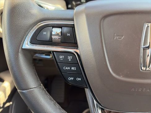 Used 2022 Lincoln Nautilus Standard image 14