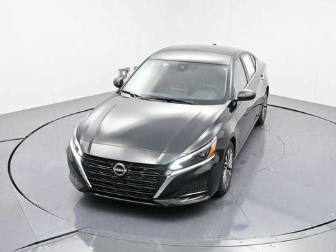 Used 2024 Nissan Altima 2.5 SV image 17