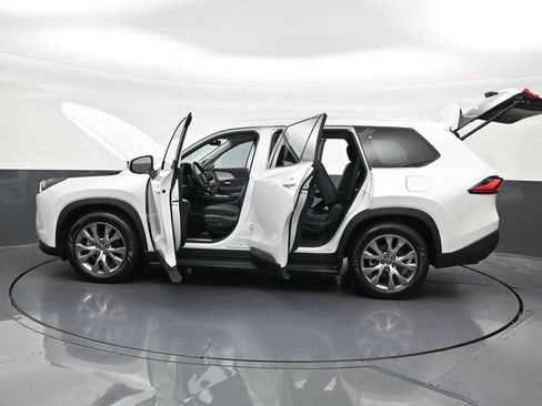 Used 2024 Toyota Grand Highlander AWD Hybrid image 34