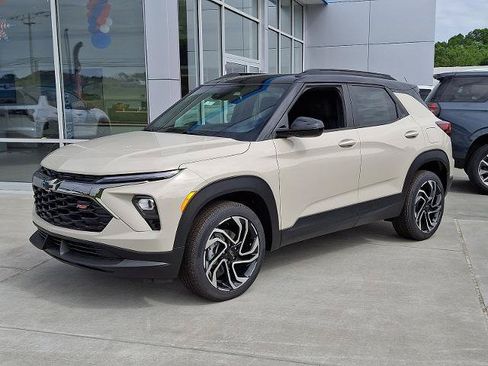 New 2026 Chevrolet TrailBlazer RS w/ Convenience Package AWD/4WD image 2