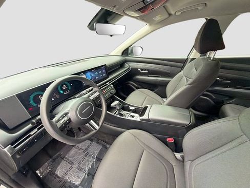 Certified 2025 Hyundai Tucson SE FWD image 20