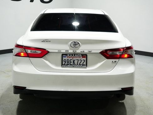 Used 2019 Toyota Camry LE image 5