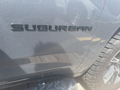 Used 2022 Chevrolet Suburban Z71 image 8