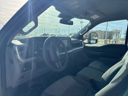 Used 2023 Ford F350 XLT image 11