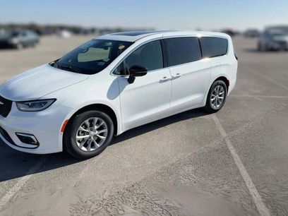New 2026 Chrysler Pacifica Limited