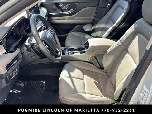 New 2026 Lincoln Corsair Premiere image 9