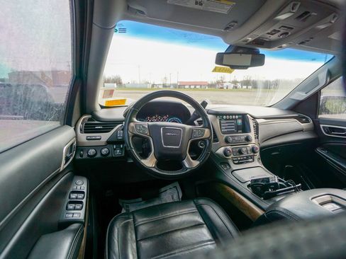 Used 2019 GMC Yukon XL Denali w/ Denali Ultimate Package image 16