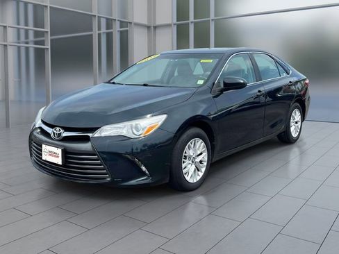 Used 2017 Toyota Camry LE w/ Four Season Floor Mat Package FWD image 4