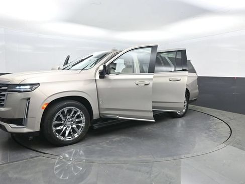 Used 2021 Cadillac Escalade ESV Premium Luxury Platinum AWD/4WD image 36