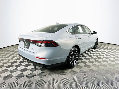 Used 2024 Honda Accord Touring image 9