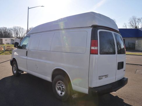 Used 2015 GMC Savana 2500 LS w/ Cold Climate Package RWD image 13
