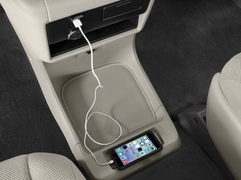 Certified 2017 Toyota Sienna L image 16