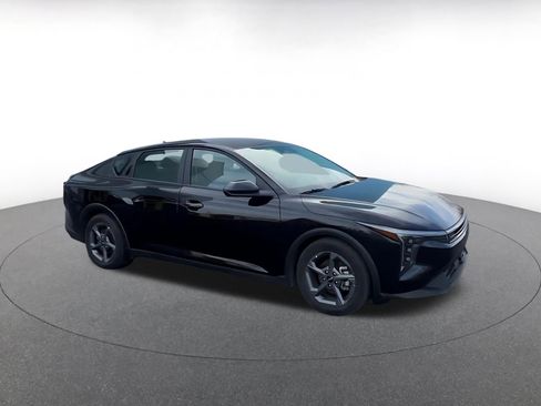 Used 2025 Kia K4 LXS image 2