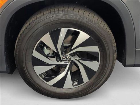New 2025 Volkswagen Tiguan S image 9