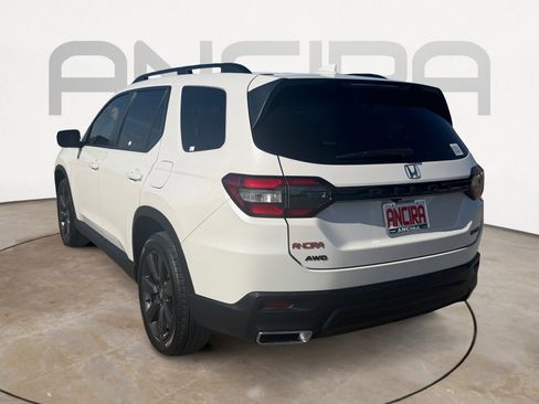 Used 2025 Honda Pilot Sport image 8