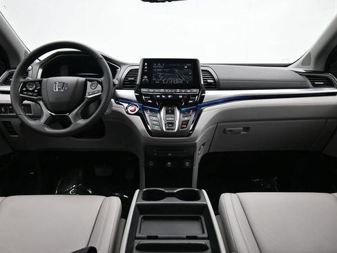 Certified 2024 Honda Odyssey Touring image 30