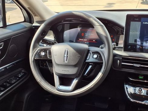 Used 2024 Lincoln Corsair FWD image 7