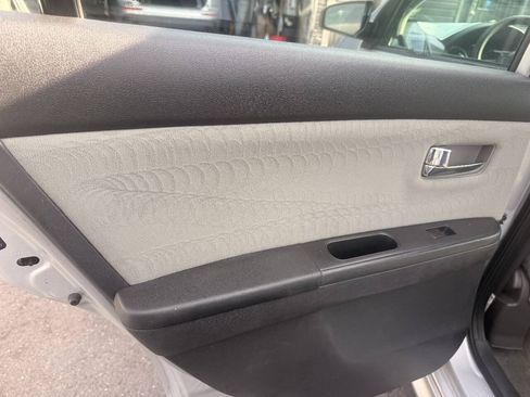 Used 2012 Nissan Sentra 2.0 SR FWD image 9