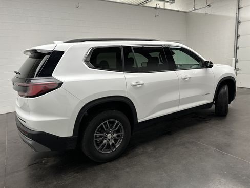 Used 2025 GMC Acadia Elevation FWD image 9