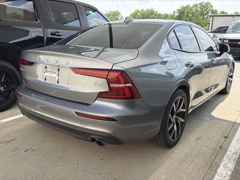 Used 2020 Volvo S60 T5 Momentum FWD image 3