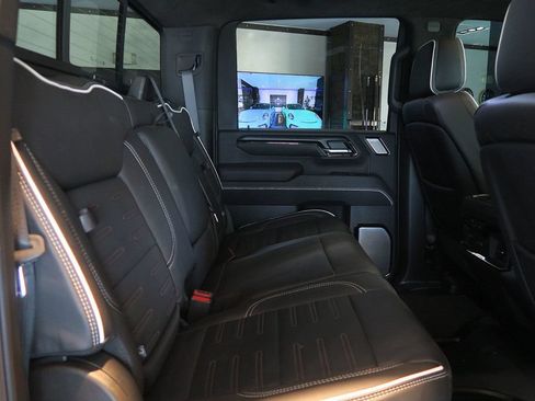 Used 2025 GMC Sierra 2500 AT4X AWD/4WD image 35