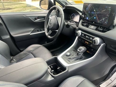 Used 2025 Toyota RAV4 XSE image 4