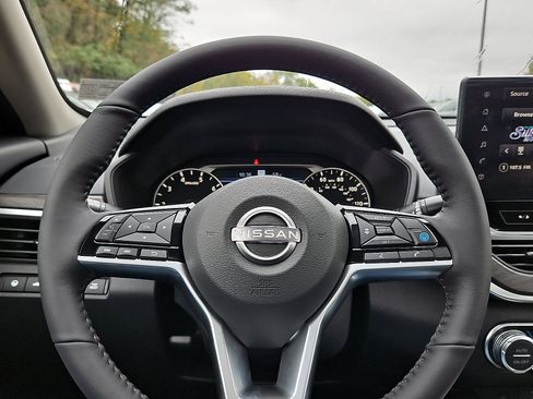 New 2025 Nissan Altima 2.5 SL image 18